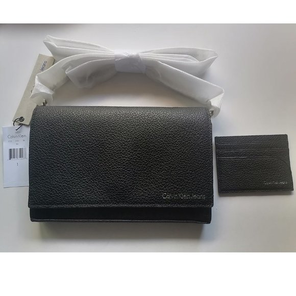 CALVIN KLEIN LEATHER LARGE ACCORDIAN CROSSBODY BAG - Picture 6 of 9